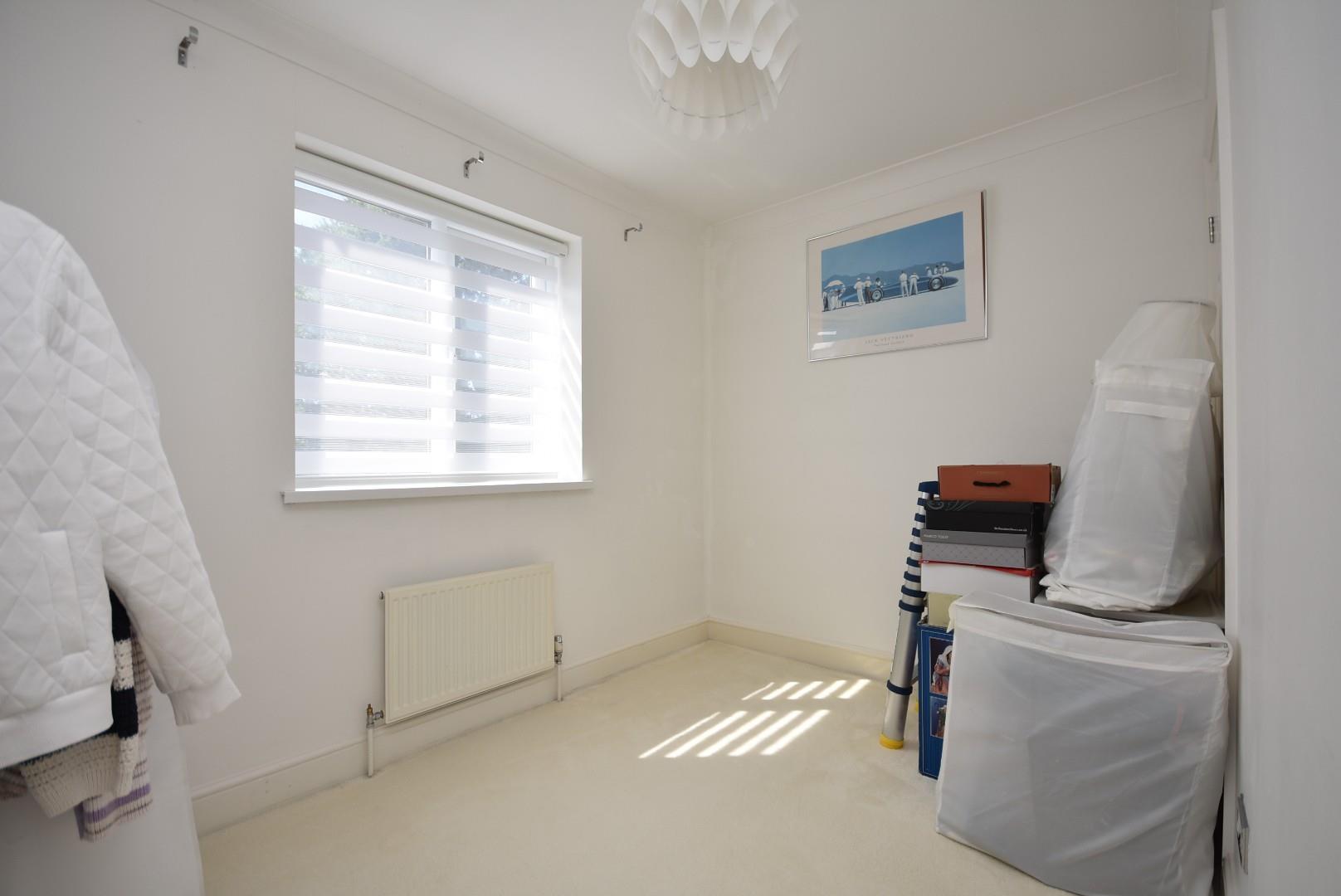 11 The Grange, Baroness Place, Penarth, CF64 3UW